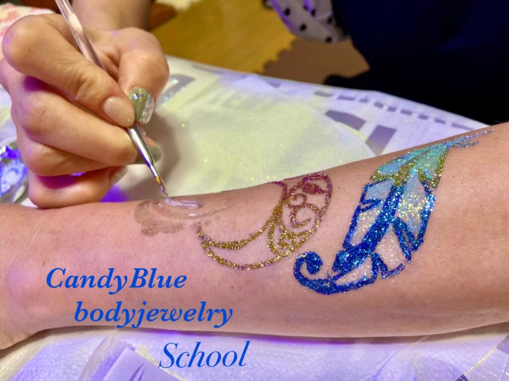 ボディージュエリースクール